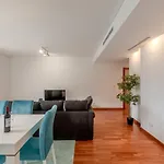 Modern 2 Bedroom 20 Min From Center Apartment