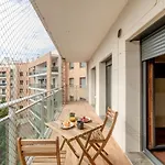 Modern 2 Bedroom 20 Min From Center Apartment
