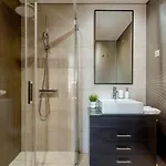 Modern 2 Bedroom 20 Min From Center *