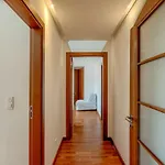 Modern 2 Bedroom 20 Min From Center Amadora