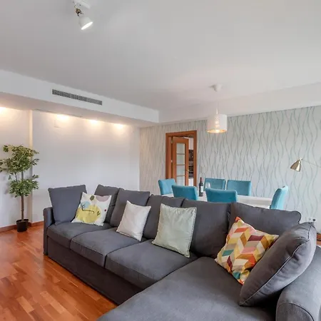 Apartment Modern 2 Bedroom 20 Min From Center Amadora