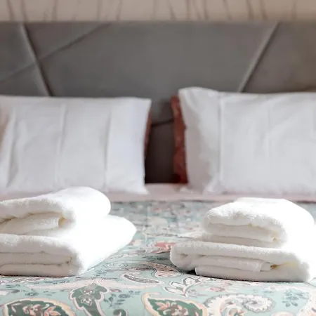 Modern 2 Bedroom 20 Min From Center Amadora