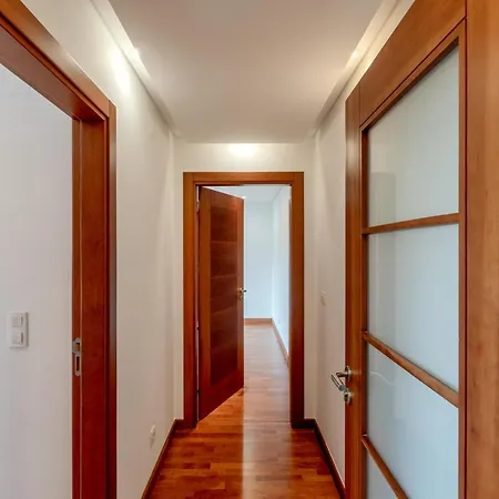 Apartment Modern 2 Bedroom 20 Min From Center *