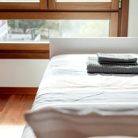 Modern 2 Bedroom 20 Min From Center