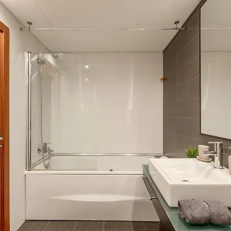 Apartamento Modern 2 Bedroom 20 Min From Center *