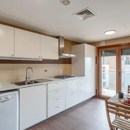 Apartment Modern 2 Bedroom 20 Min From Center *
