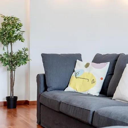 Modern 2 Bedroom 20 Min From Center Amadora