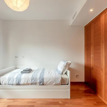 Apartment Modern 2 Bedroom 20 Min From Center *