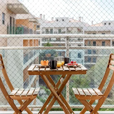 Modern 2 Bedroom 20 Min From Center Apartment Amadora