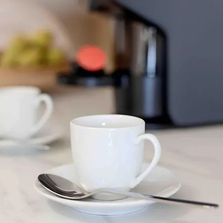 아파트 Modern 2 Bedroom 20 Min From Center *