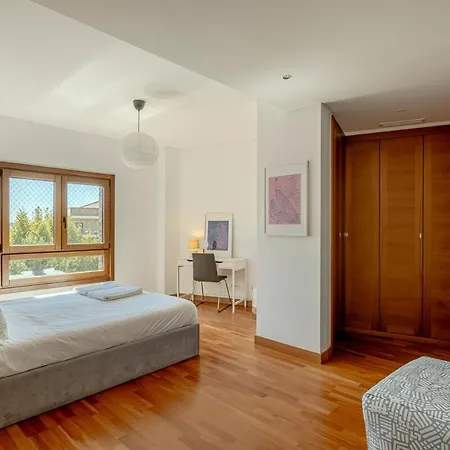아파트 Modern 2 Bedroom 20 Min From Center