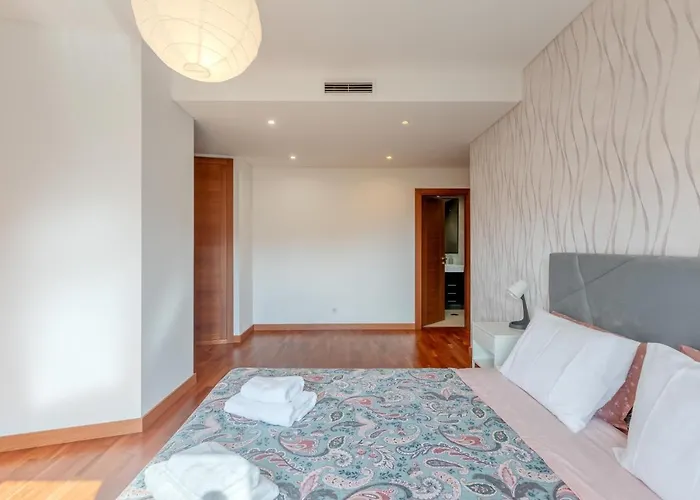 Modern 2 Bedroom 20 Min From Center Apartamento *