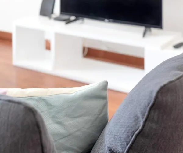 Apartamento Modern 2 Bedroom 20 Min From Center